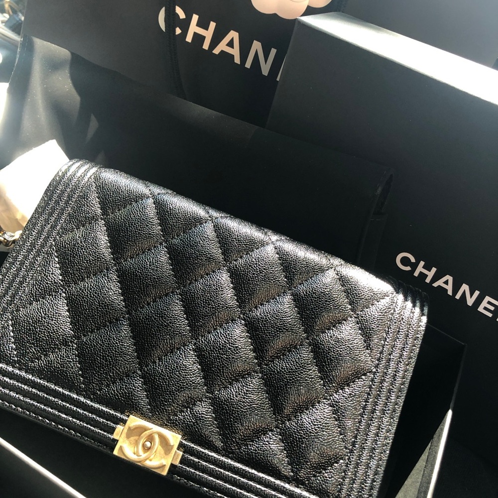 CHANEL Black Textured Quilted Clutch